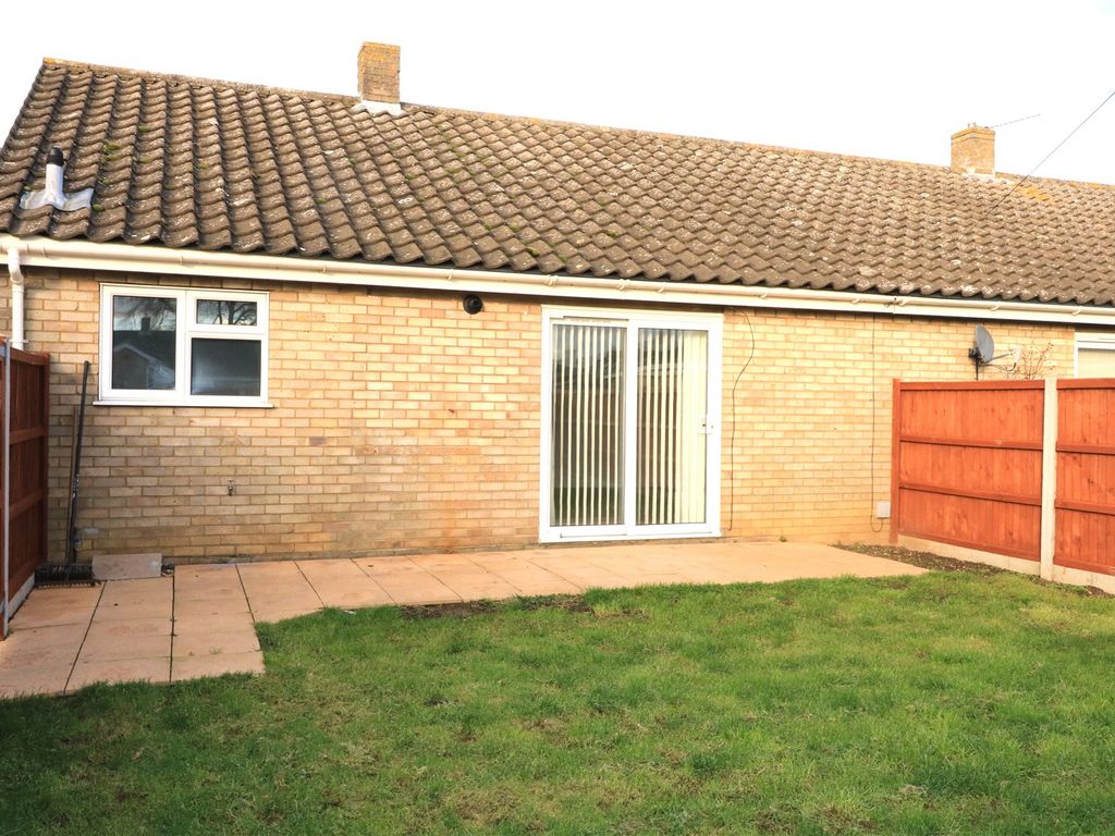3 bed bungalow to rent in Ash Close, Wymondham, Norfolk NR18 Zoopla