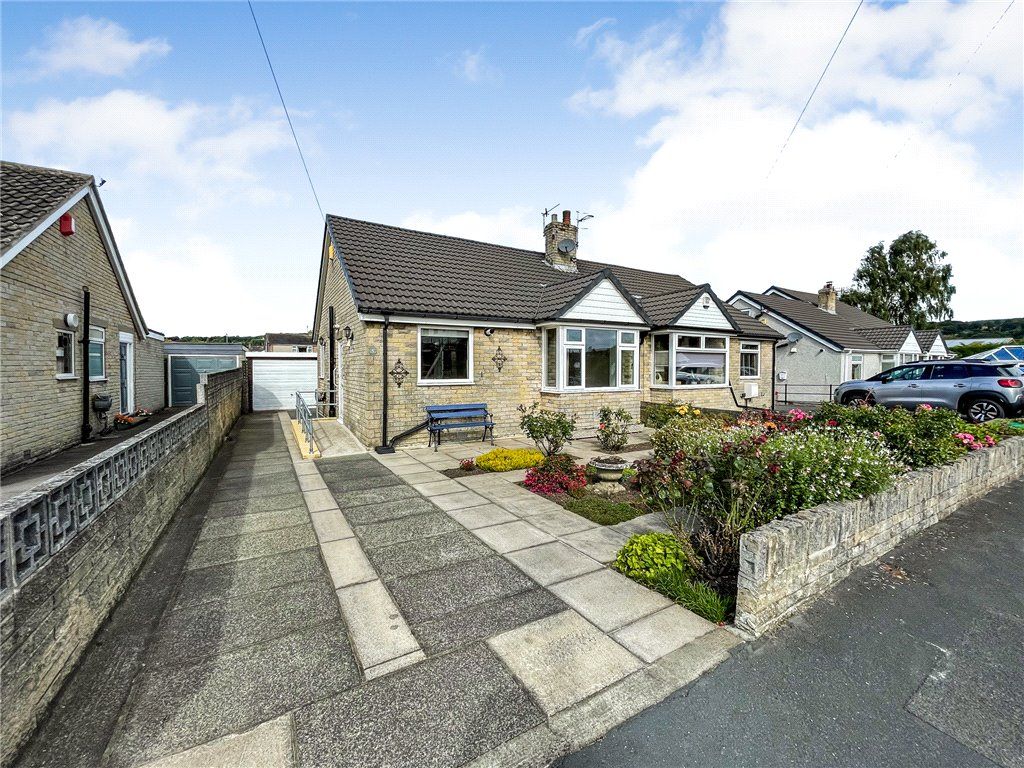 2 bed bungalow for sale in Churchill Way, Cross Hills, North Yorkshire BD20, £225,000 Zoopla