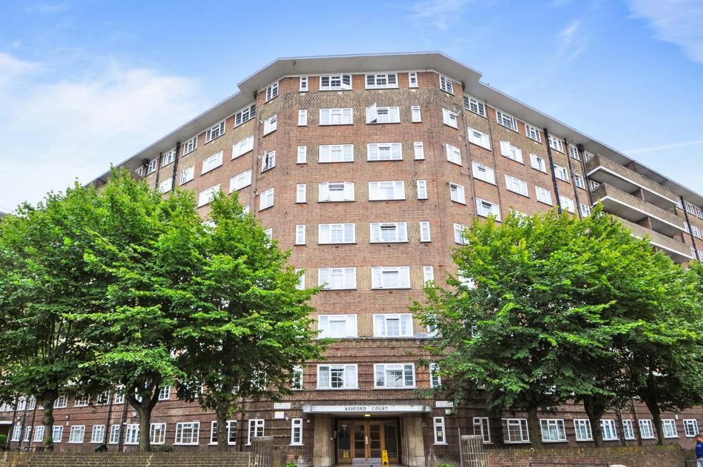 3 bed flat for sale in Ashford Road, London NW2 Zoopla