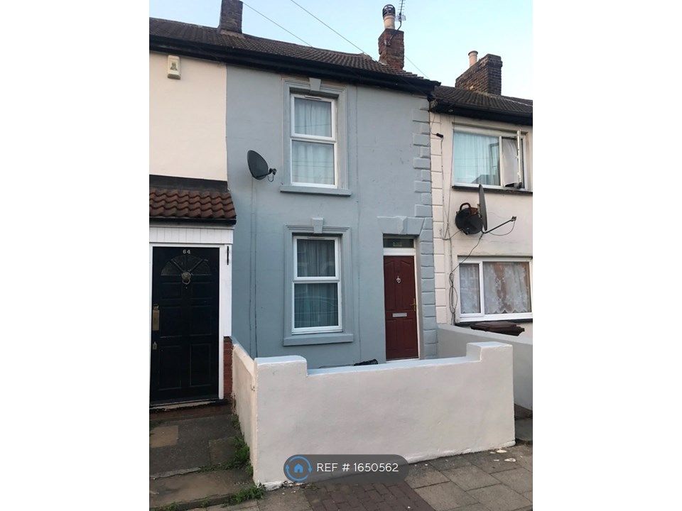 2 bed terraced house to rent in Trafalgar Street, Gillingham ME7 Zoopla