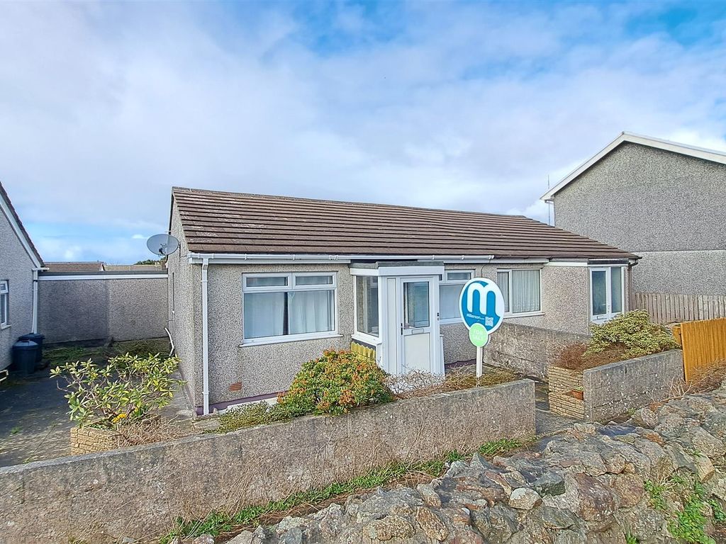 2 bed semidetached bungalow for sale in Penluke Close, Four Lanes