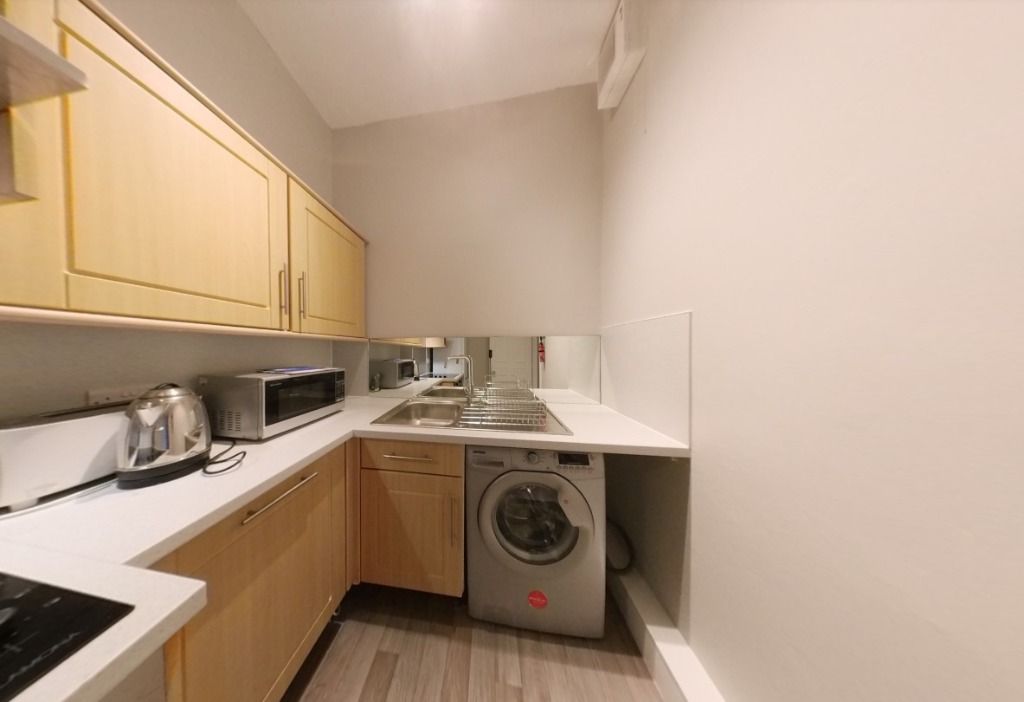 2 bed flat to rent in Cathcart Place, Dalry, Edinburgh EH11, £1,350 pcm