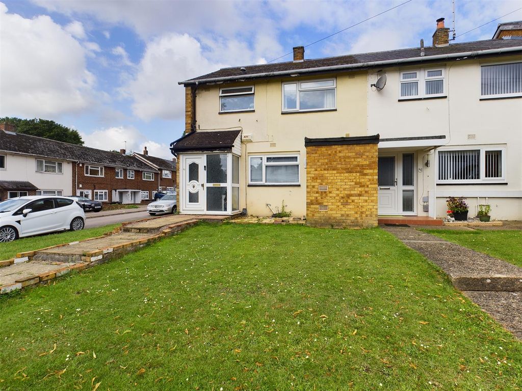 2 bed end terrace house for sale in Vinters Avenue, Stevenage, Hertfordshire SG1, £300,000 Zoopla