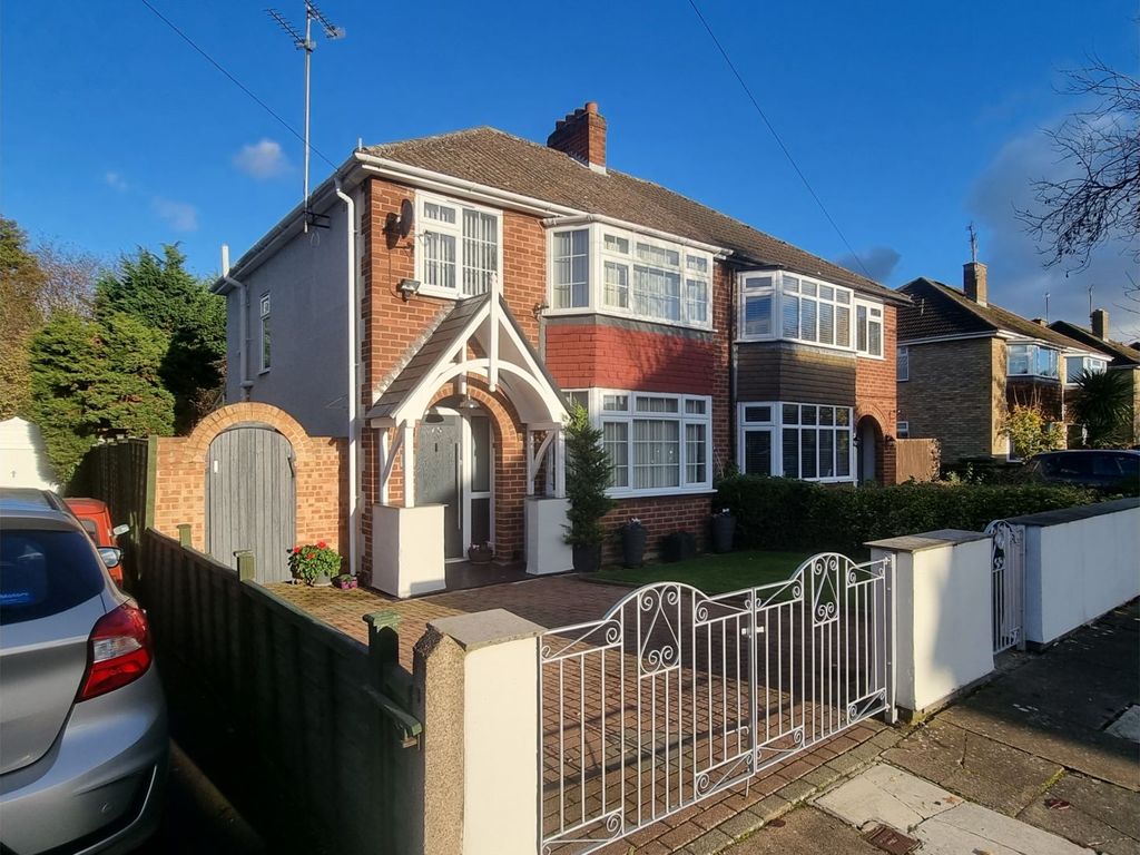 3 bed semidetached house for sale in Brooklyn Gardens, Cheltenham GL51 Zoopla