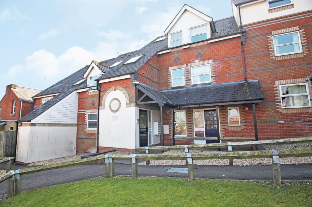 2 bed flat to rent in Dayworth Mews, Lundy Lane, Reading, Berkshire