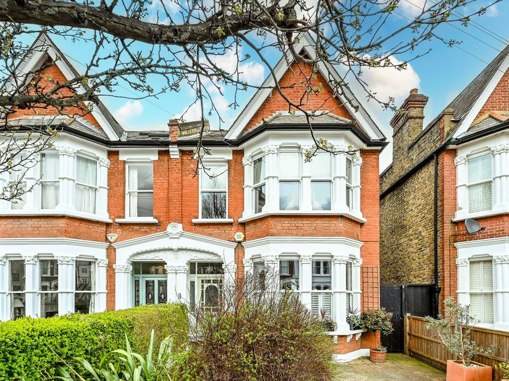 4 bed semidetached house for sale in Sussex Road, New Malden KT3, £