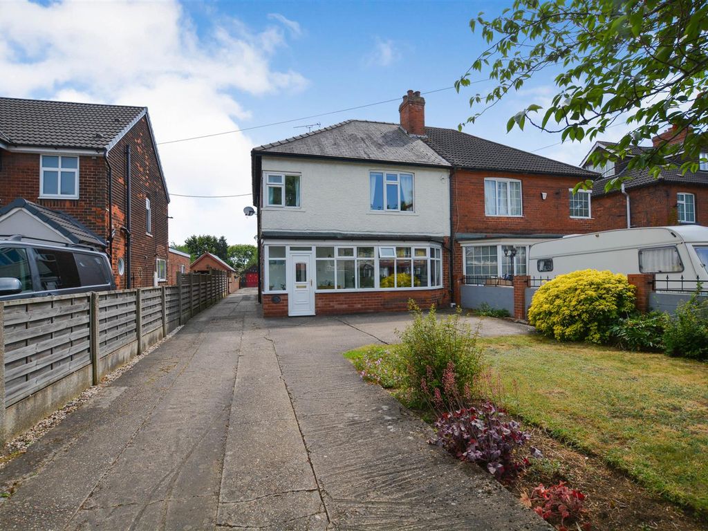 4 bed semidetached house for sale in Burringham Road, Scunthorpe DN17