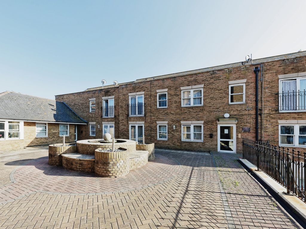 2 bed flat for sale in Victoria Road, Ramsgate, Kent CT11 Zoopla