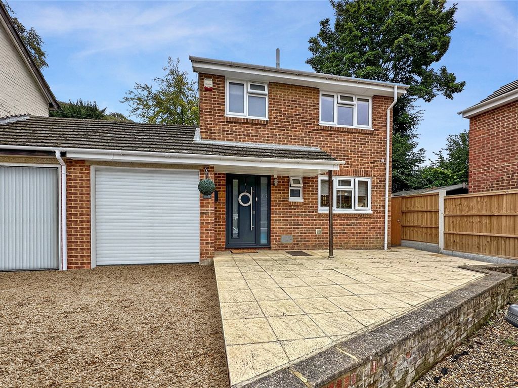 3 bed detached house for sale in Leybourne Close, Walderslade Woods