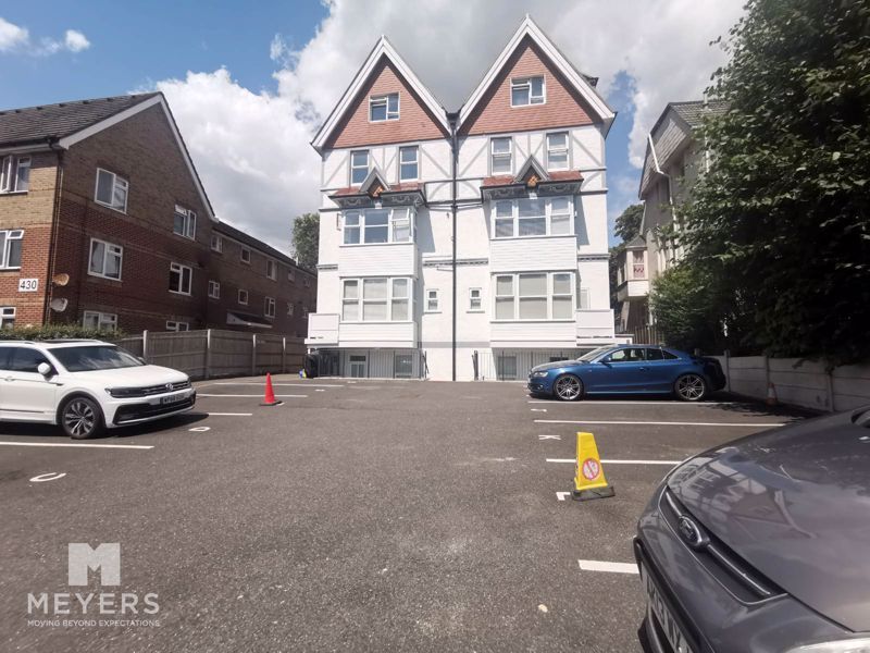 1 bed flat to rent in Fernwood Court, 434 436 Christchurch Road