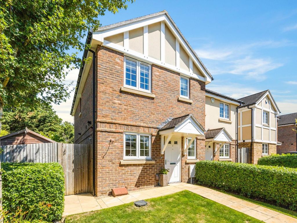 3 bed semidetached house for sale in Anmer Close, Tadworth KT20 Zoopla