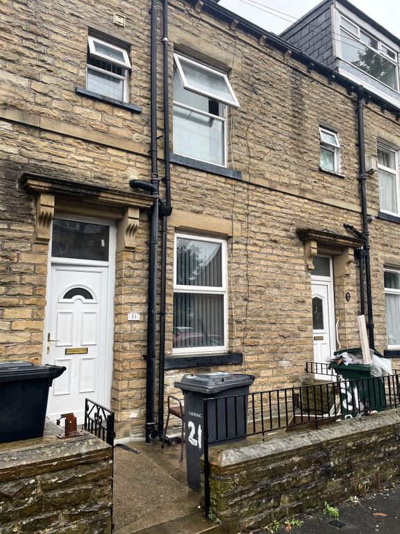 3 bed terraced house to rent in Fagley Place, Bradford BD2, £800 pcm