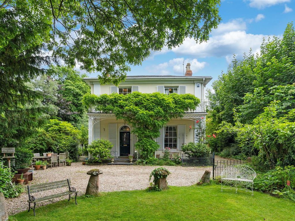 3 bed property for sale in Main Road, Kempsey, Worcester