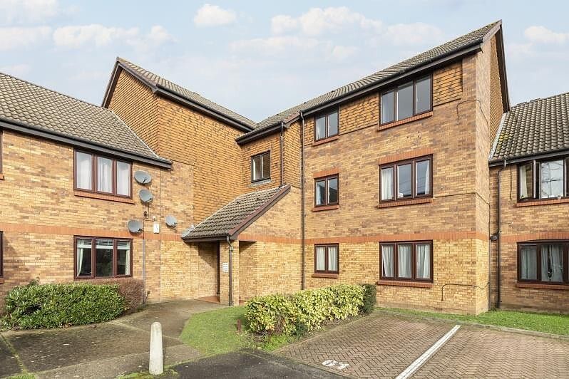 2 bed flat to rent in Kipling Drive, London SW19, £1,550 pcm Zoopla