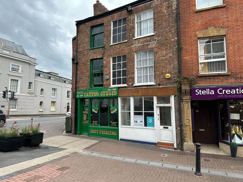 Terraced house to rent in High Street, Taunton TA1, £500 pcm Zoopla