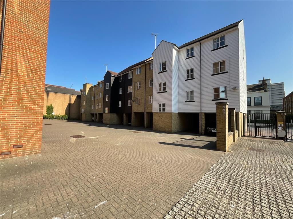 2 bed flat for sale in West Street, Gravesend, Kent DA11 Zoopla