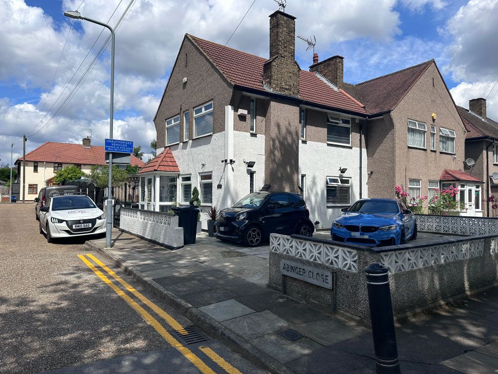 5 bed semidetached house for sale in Longbridge Road, Barking IG11, £