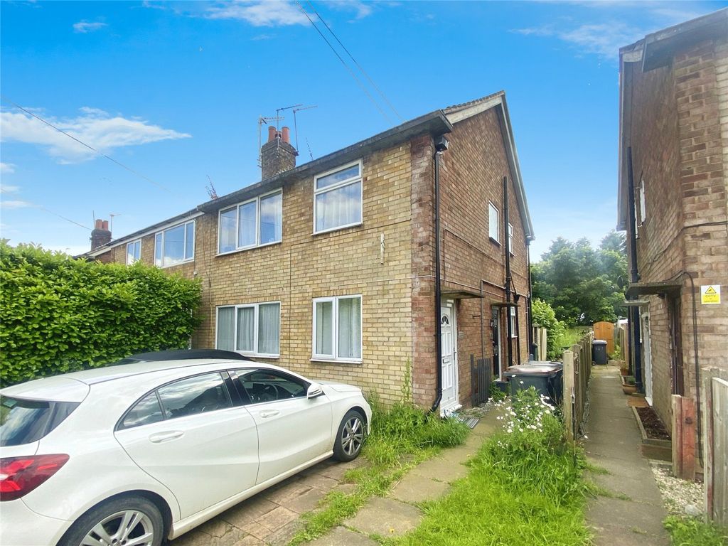 2 bed for sale in Tudor Road, Nuneaton, Warwickshire CV10, £