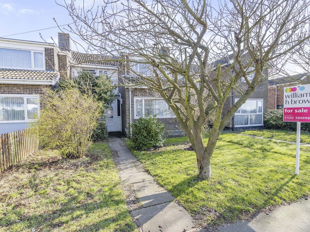 3 bed terraced house for sale in Beccles Road, Lowestoft NR33 Zoopla