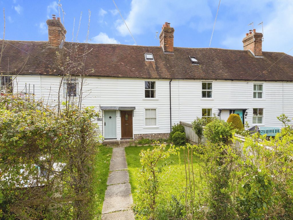 2 bed terraced house for sale in London Road, Hurst Green, Etchingham