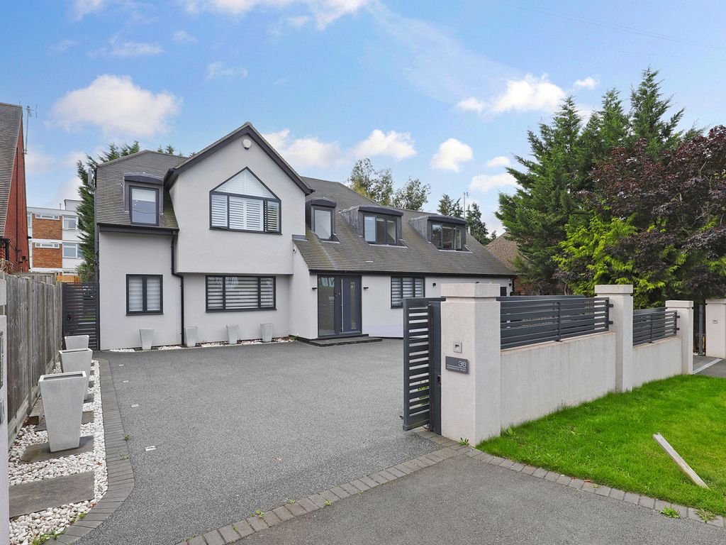 4 bed detached house for sale in Mornington Road, Woodford Green IG8, £