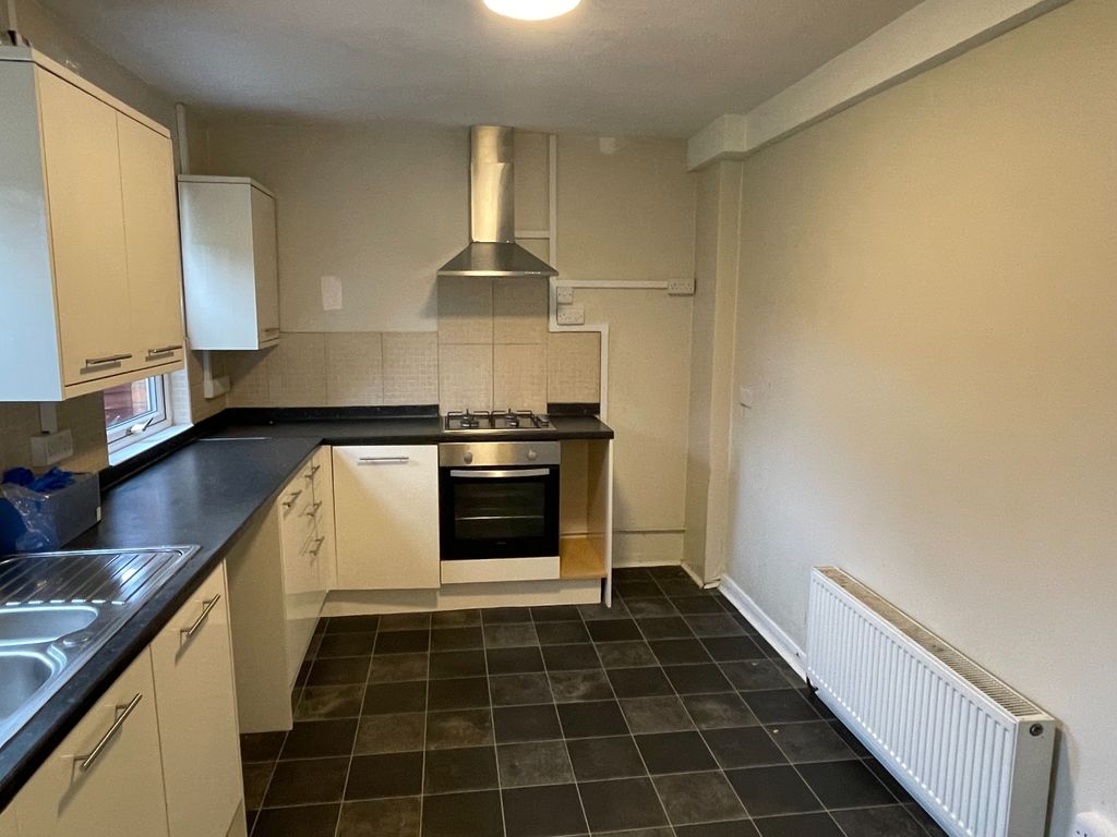 3 bed semidetached house to rent in Somers Road, Barbourne, Worcester