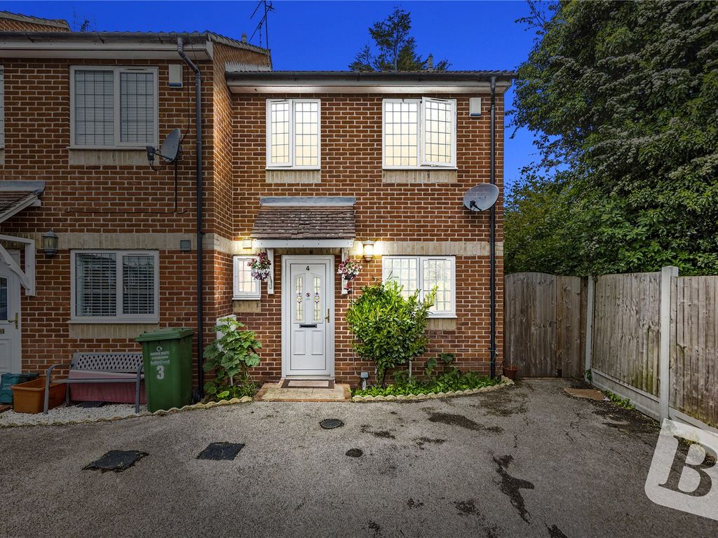 Fryerns Terrace, Basildon SS14  