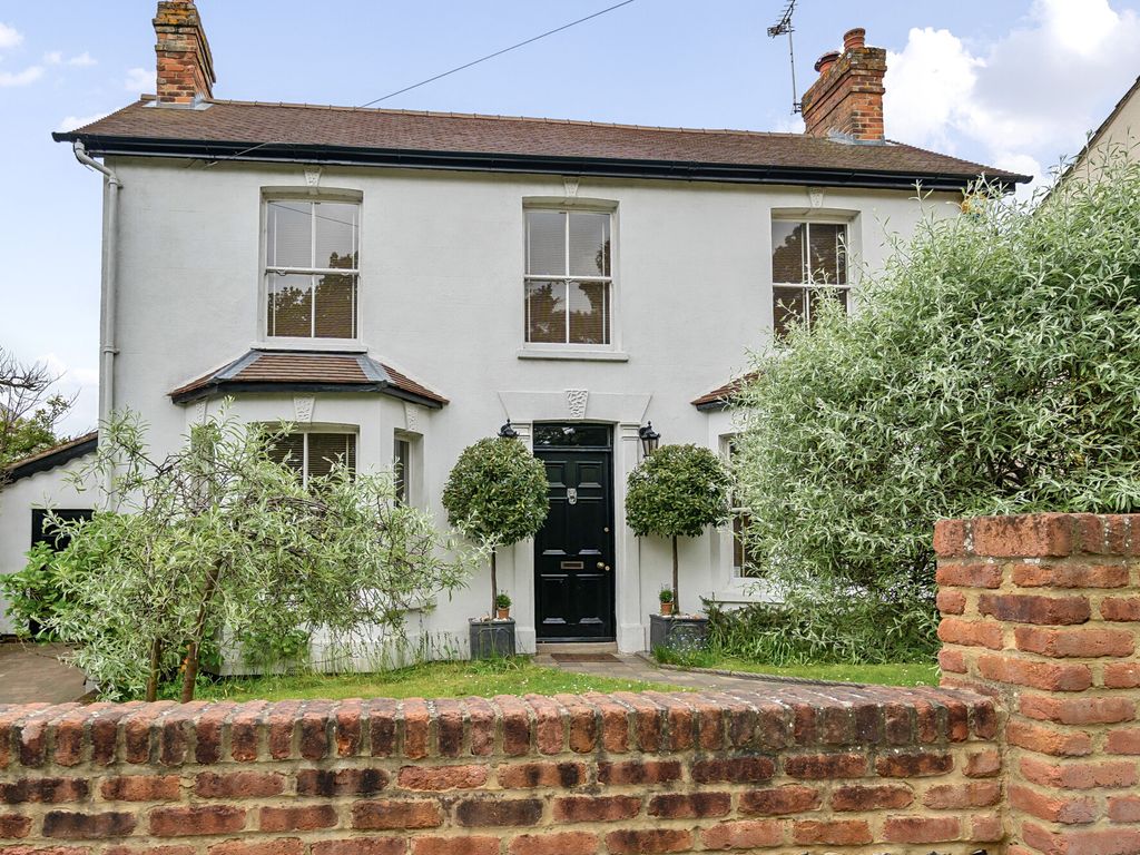 4 bed detached house for sale in Upper Weybourne Lane, Farnham GU9, £