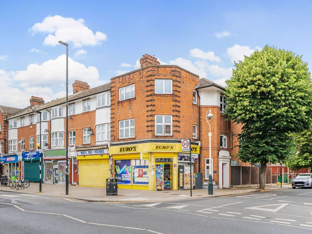 2 bed flat to rent in Ealing Park Mansions, Ealing, London W5, £2,400 pcm Zoopla