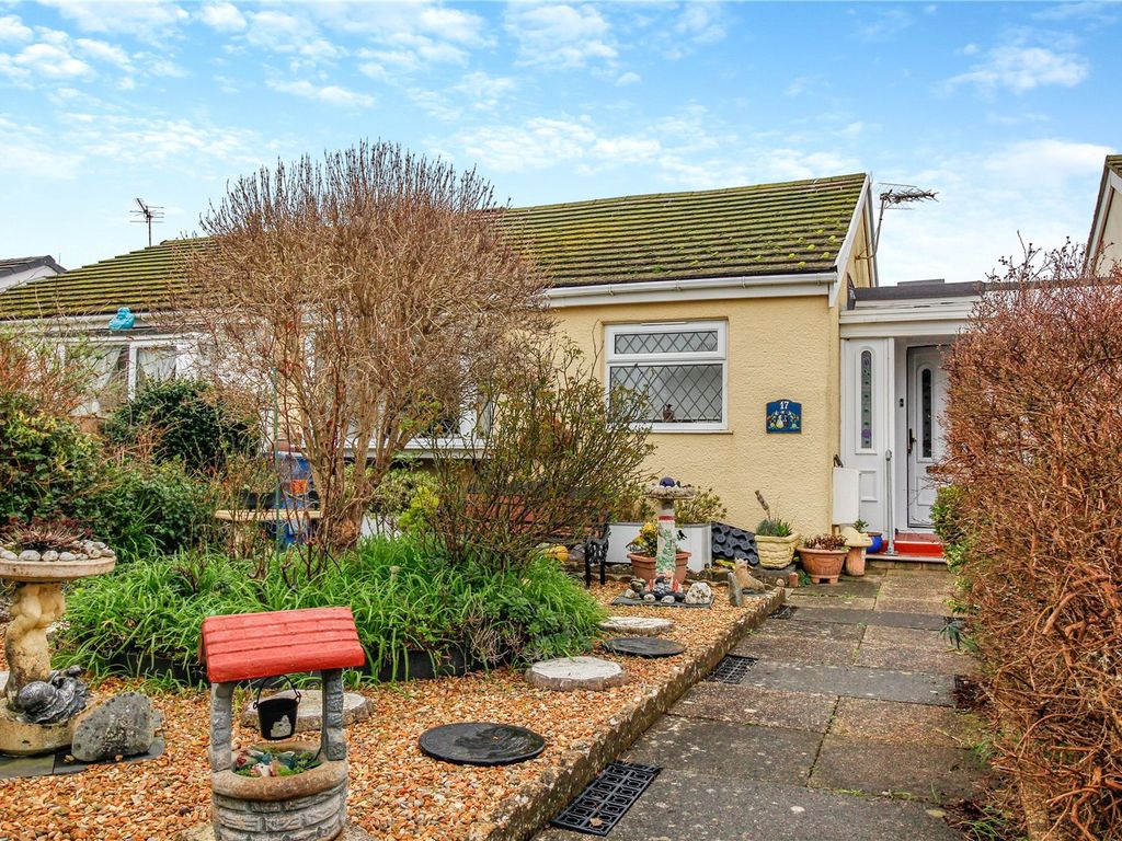 2 bed bungalow for sale in Maethlon Close, Tywyn, Gwynedd LL36, £