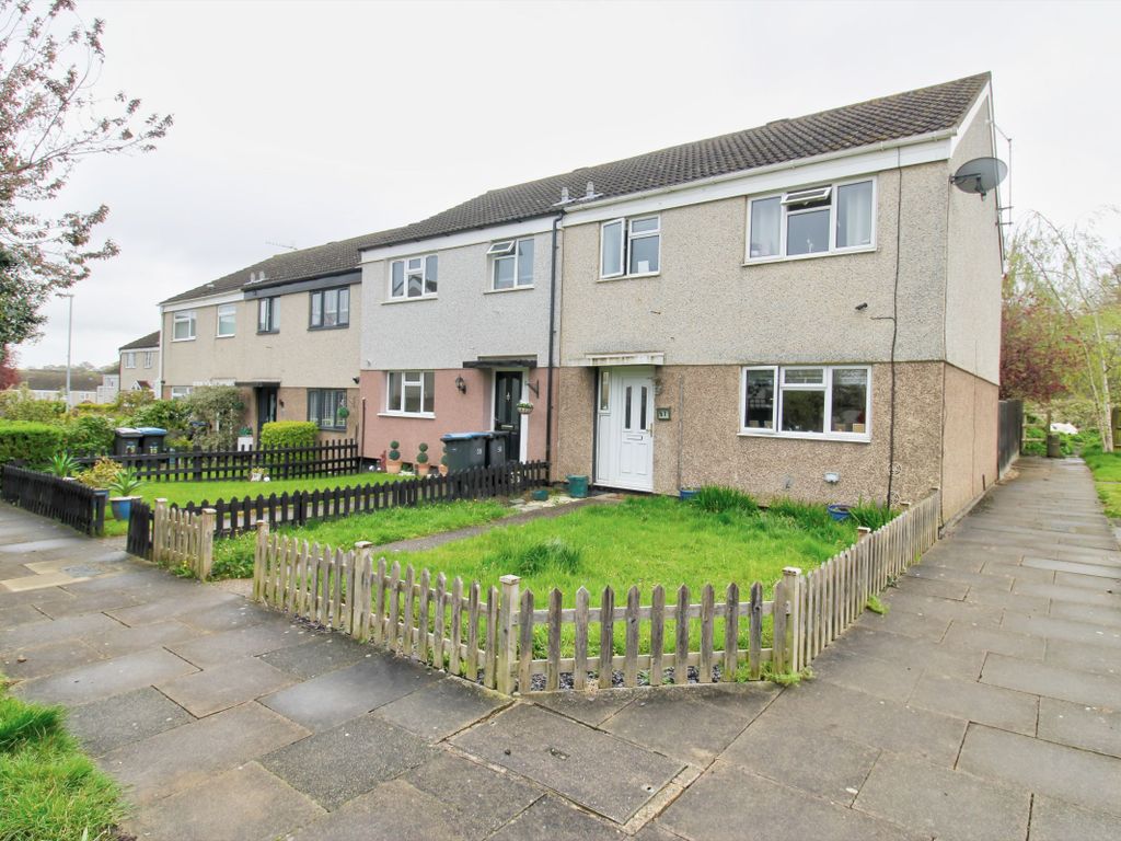 3 bed end terrace house for sale in Fennells, Harlow CM19, £300,000