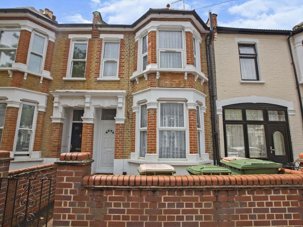 3 bed terraced house for sale in Lucas Avenue, London E13 Zoopla