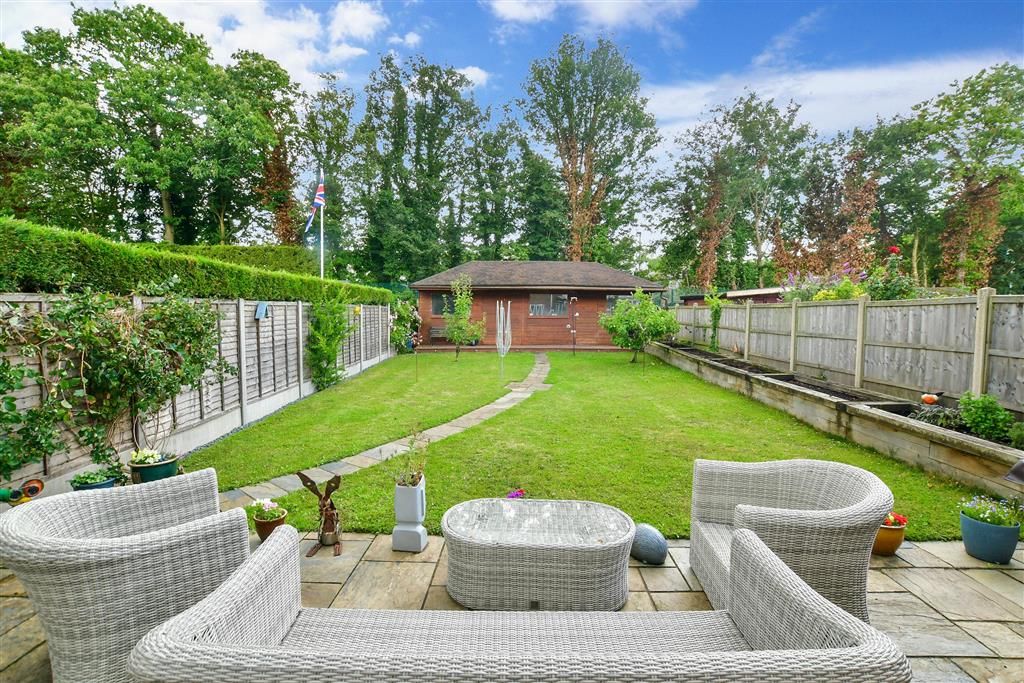 3 bed semidetached house for sale in Lansdowne Avenue, Maidstone, Kent