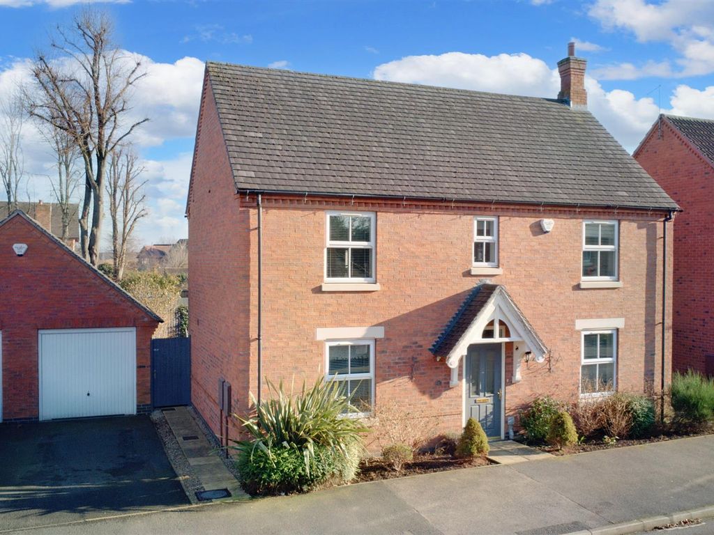 4 bed detached house for sale in Circuit Drive, Long Eaton, Nottingham