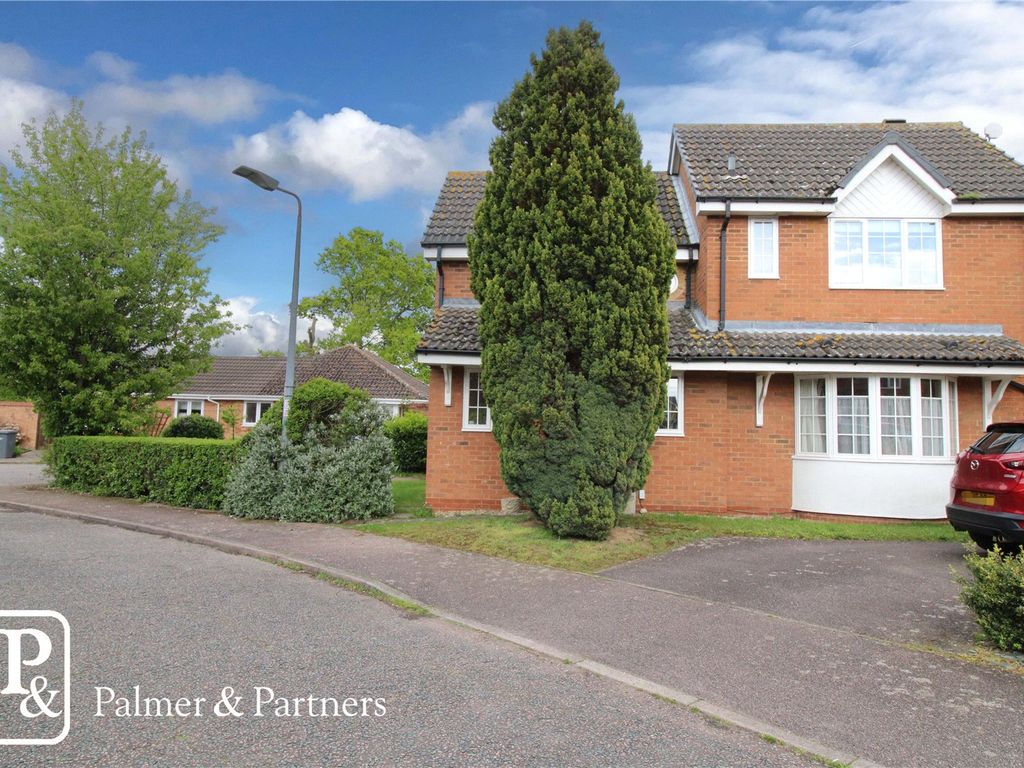 4 bed detached house for sale in The Woolnoughs, Kesgrave, Ipswich