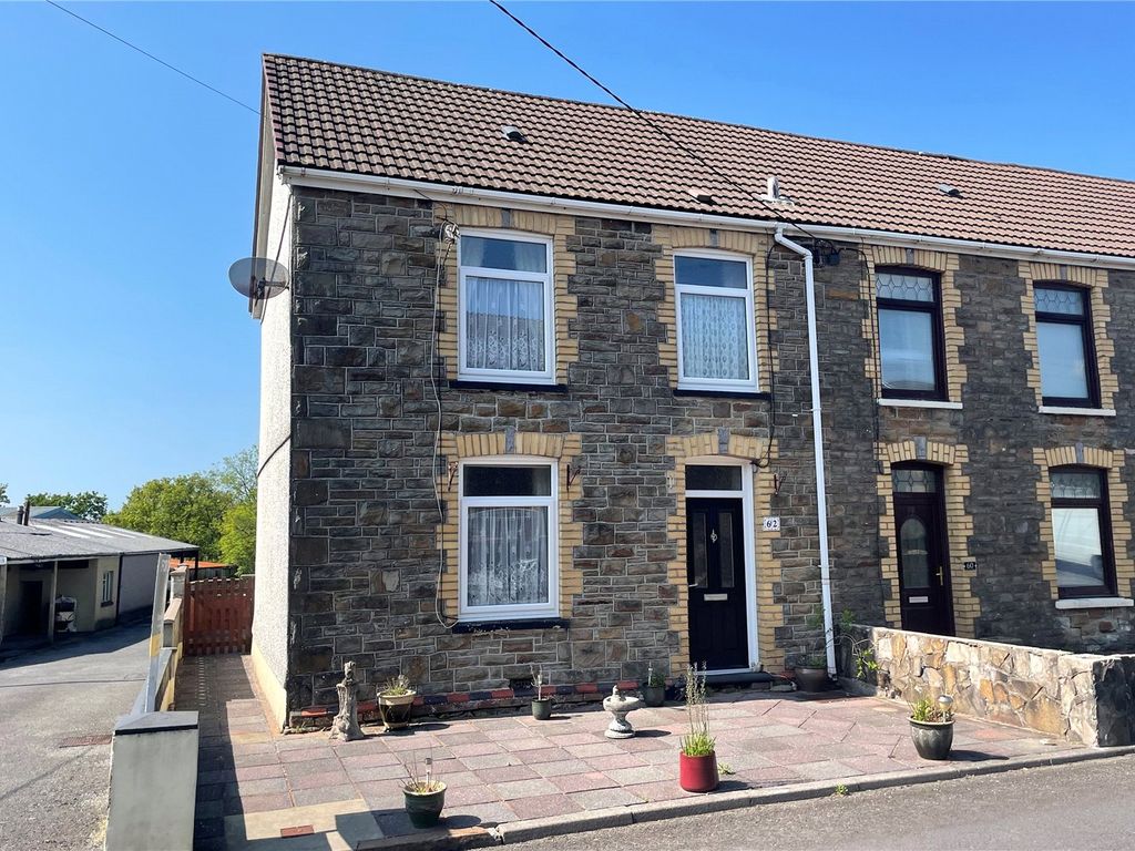3 bed end terrace house for sale in Bethesda Road, Tumble, Llanelli