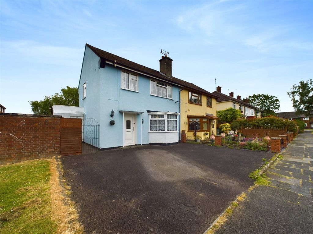 3 bed semidetached house for sale in Somerset Avenue, Cheltenham