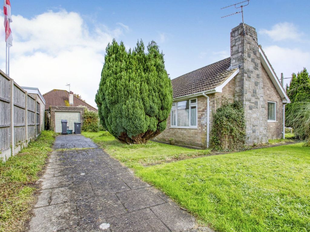 3 bed detached bungalow for sale in St. Juthware Close, Halstock