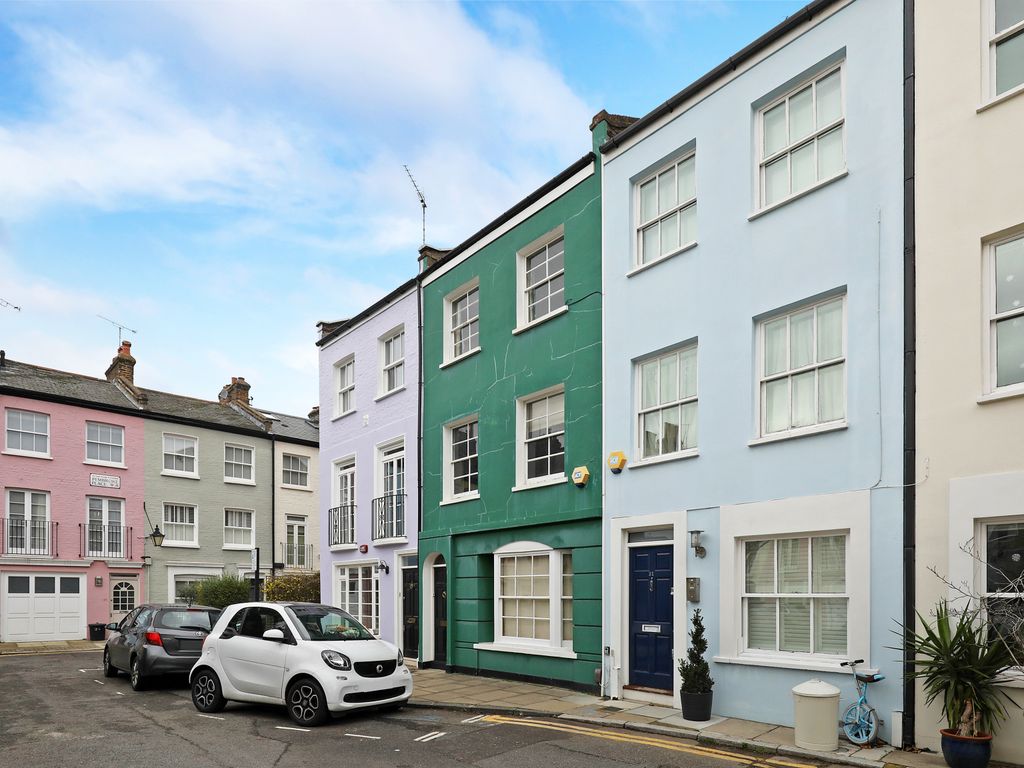 Pembroke Place London W8  