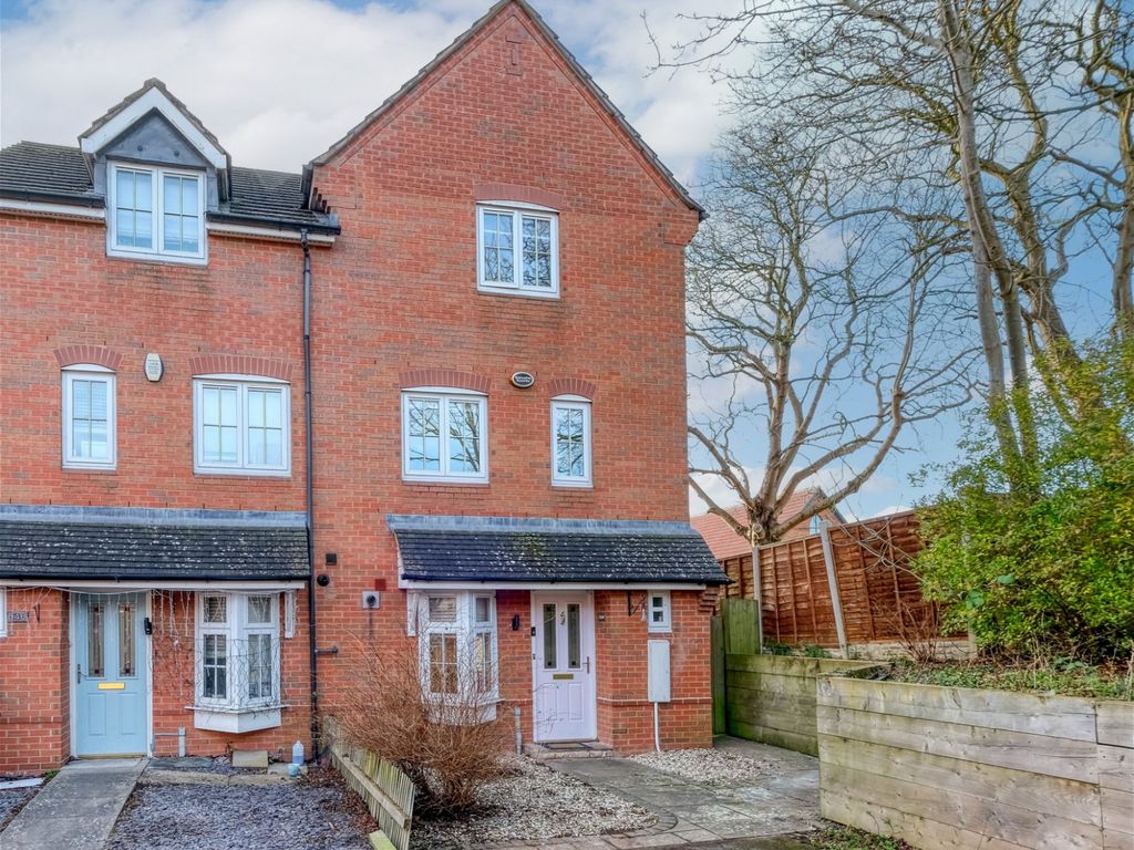 4 bed end terrace house for sale in Evesham Road, Crabbs Cross