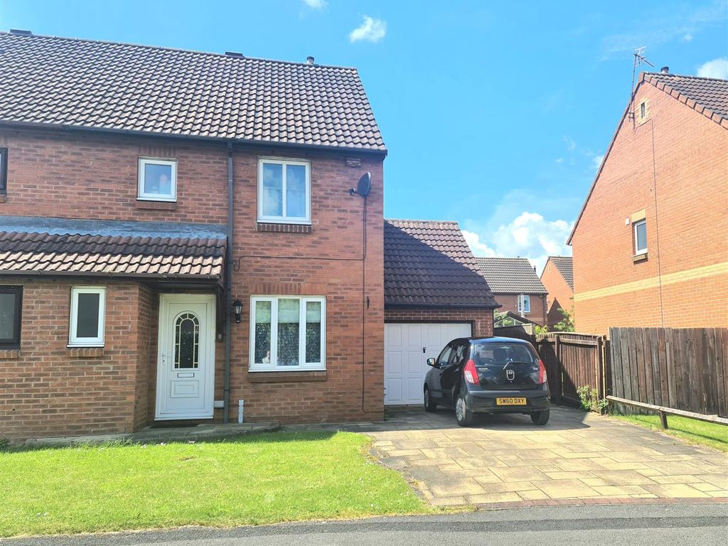 3 bed semidetached house to rent in Henshaw Drive, Ingleby Barwick