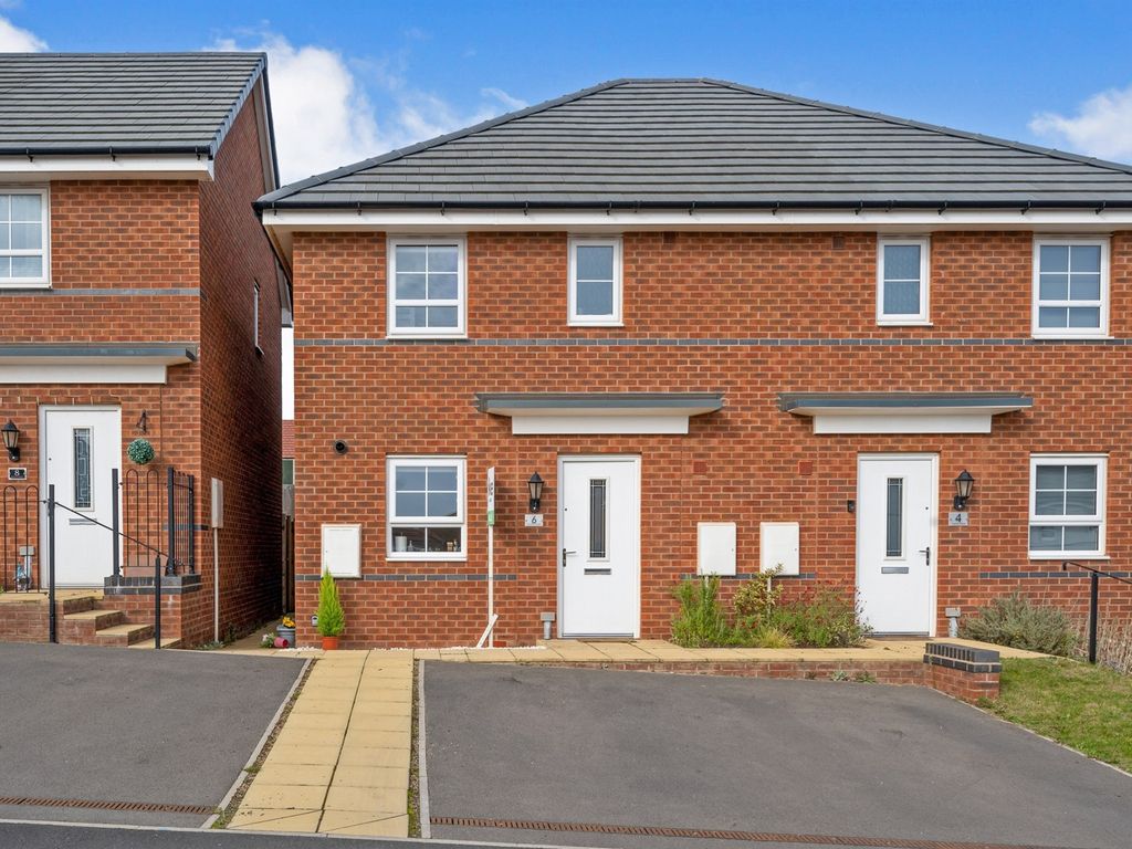 3 bed semidetached house for sale in Lawton Street, Hednesford