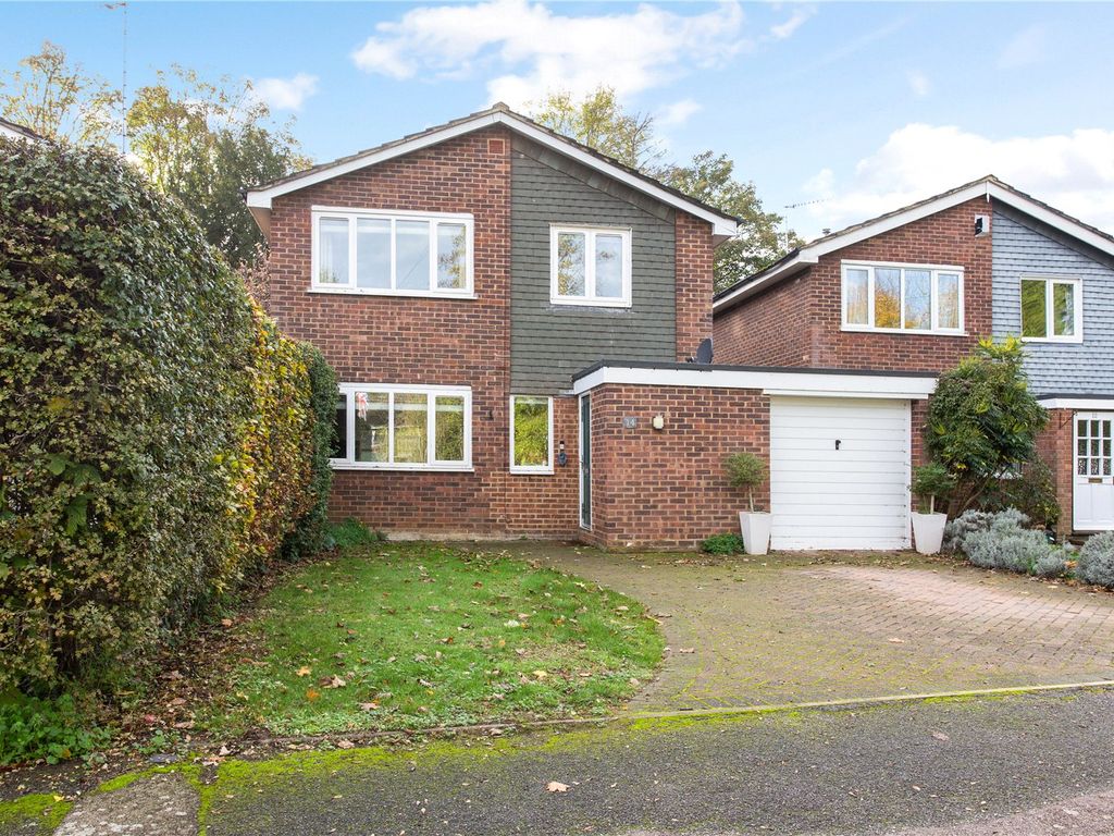 4 bed detached house for sale in Grange Close, Hertford, Hertfordshire