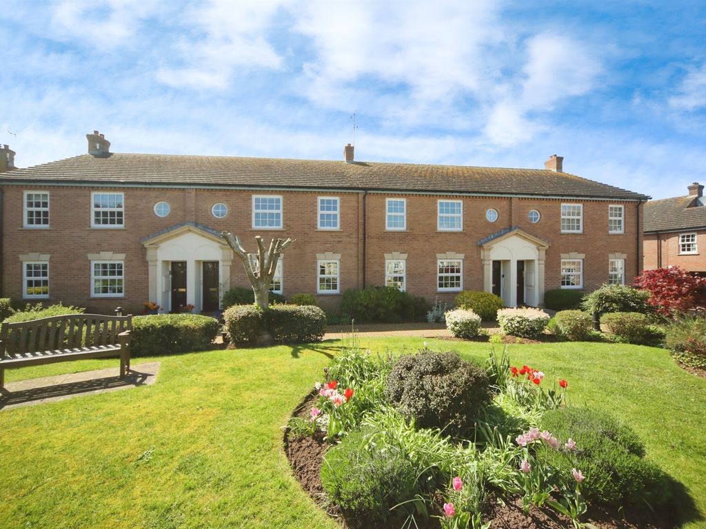 2 bed flat for sale in Eastgate Gardens, Taunton TA1, £125,000 Zoopla