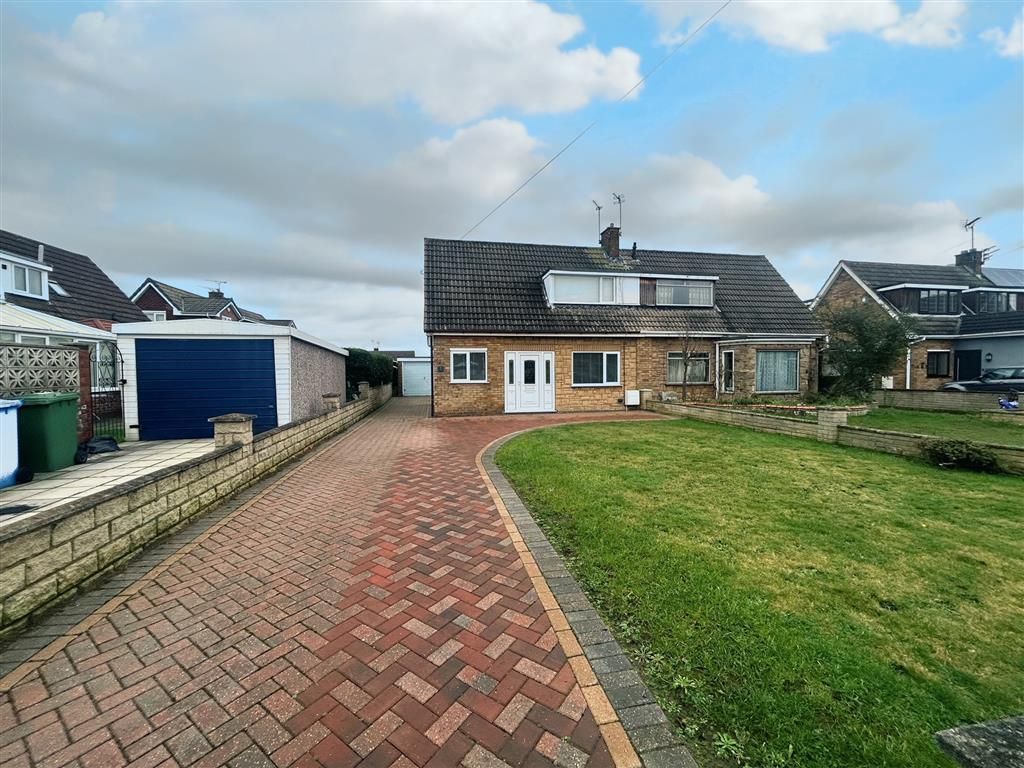 3 bed semidetached bungalow to rent in Mount Close, Harworth