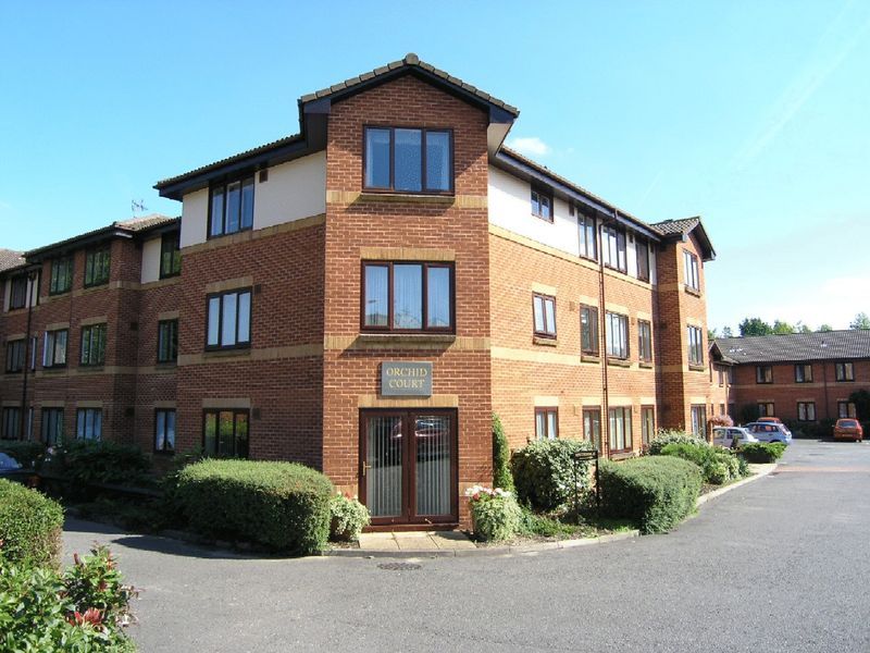 2 bed flat for sale in Orchid Court, Egham TW20 Zoopla