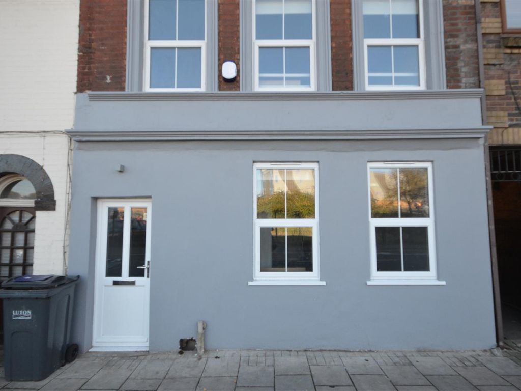 3 bed terraced house to rent in Guildford Street, Luton LU1 Zoopla
