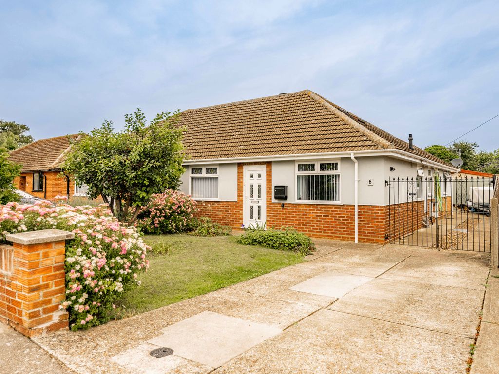 4 bed semidetached bungalow for sale in Stansfield Close, Lowestoft NR33 Zoopla