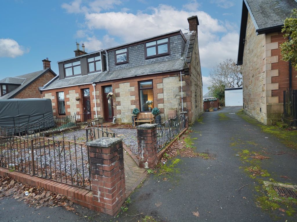 4 bed property for sale in Glaisnock Street, Cumnock KA18, £139,995
