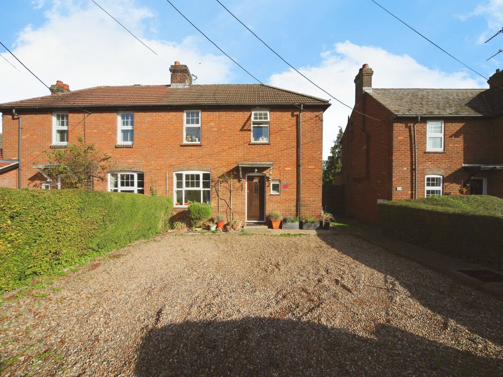 3 bed semidetached house for sale in Common Road, Kensworth, Dunstable